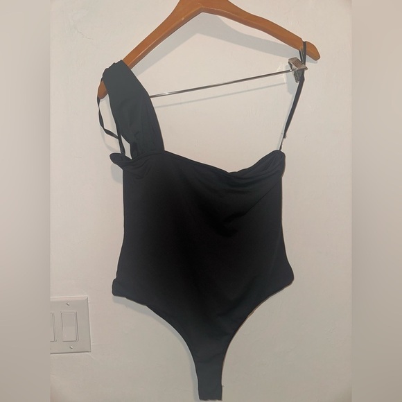 Superdown Jimena One Shoulder Bodysuit in Black Sz L - Picture 4 of 6